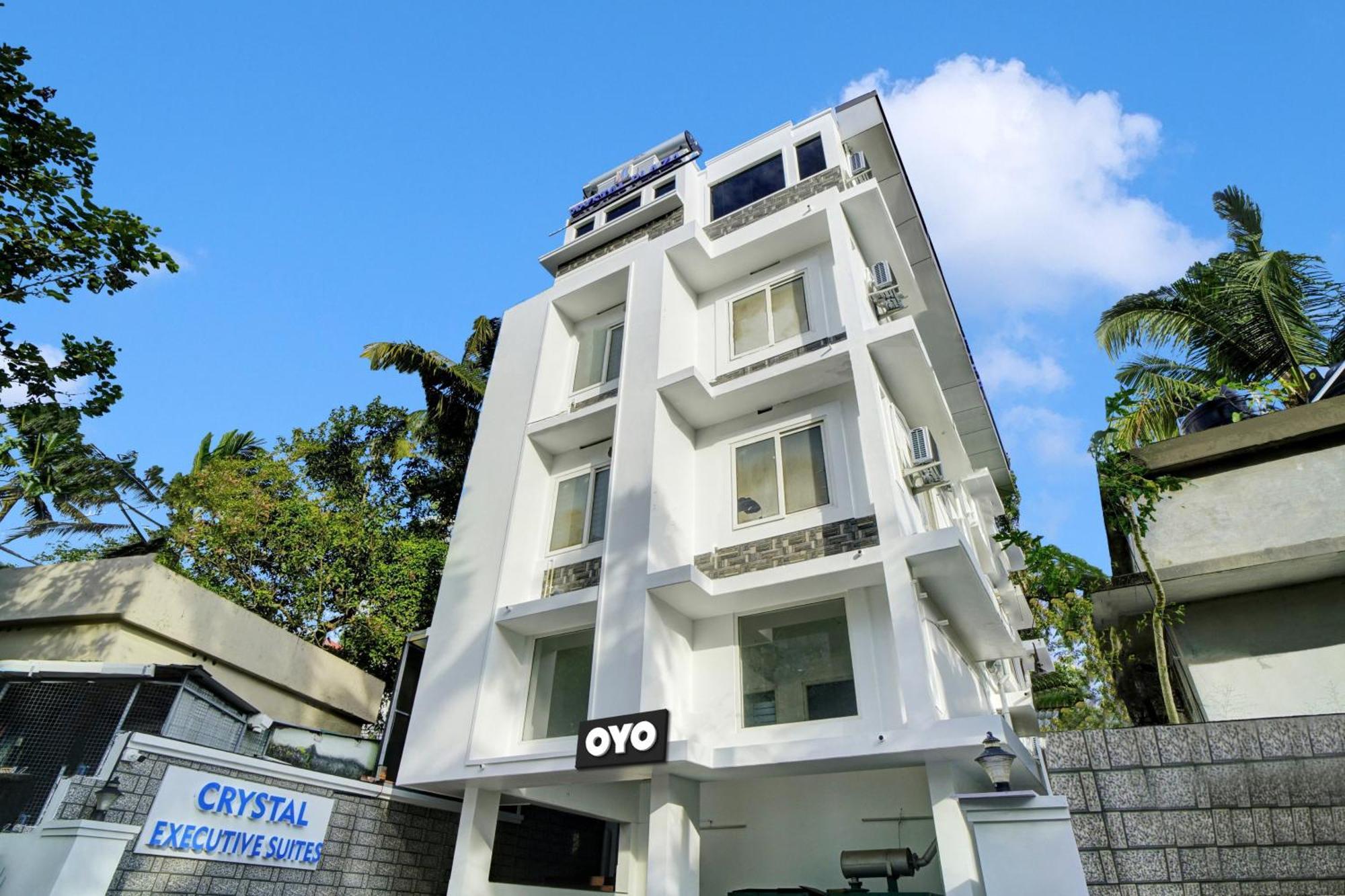 Hotel O Crystal Executive Suites Kochi Екстер'єр фото