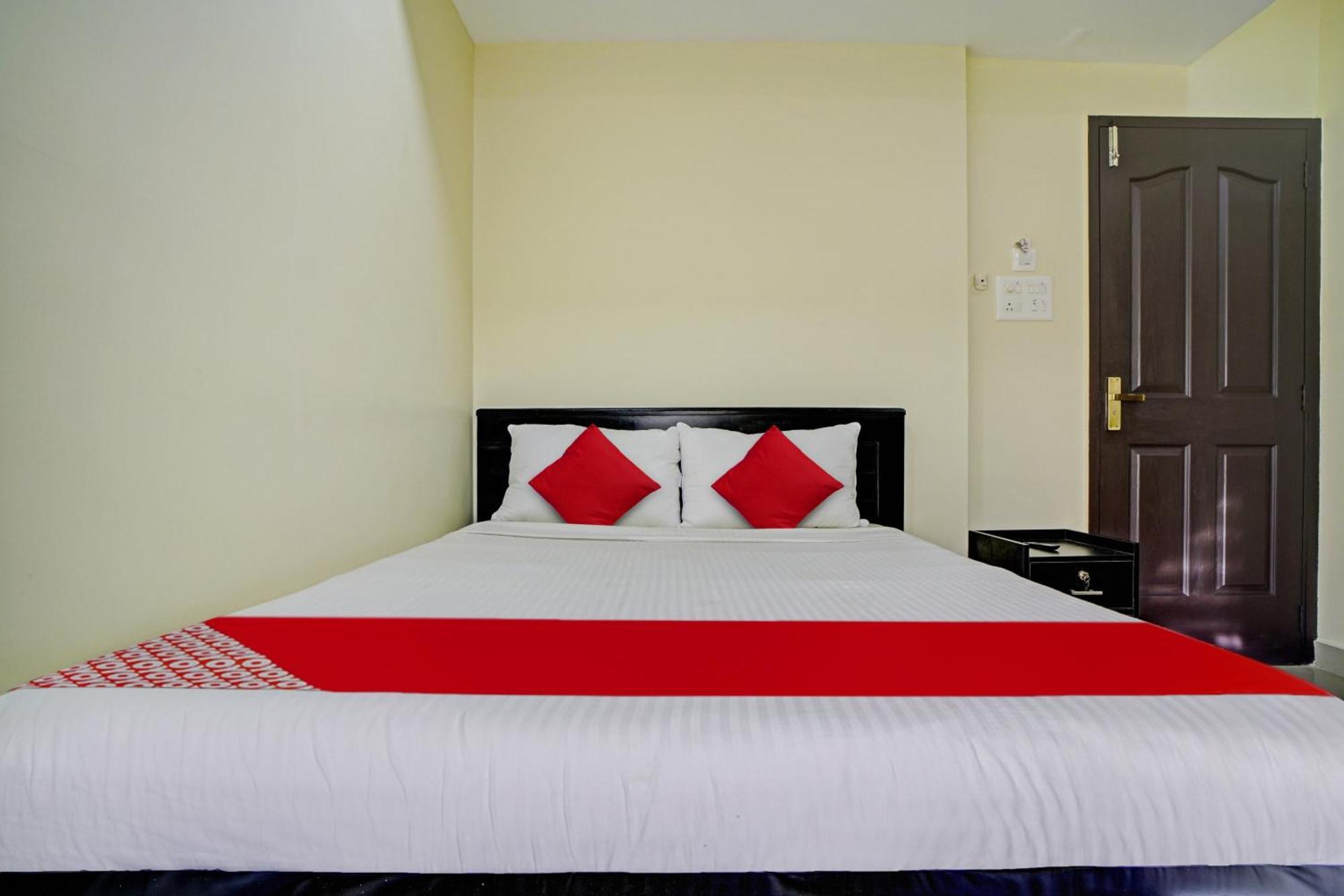 Hotel O Crystal Executive Suites Kochi Екстер'єр фото
