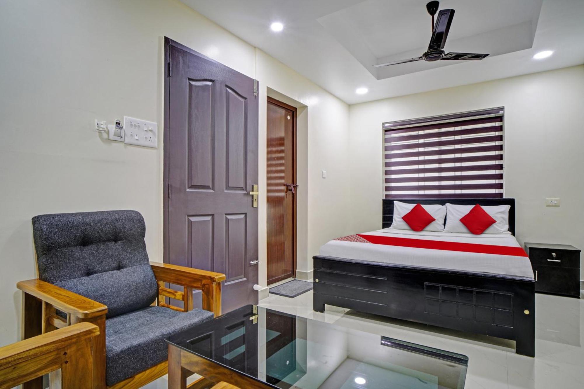 Hotel O Crystal Executive Suites Kochi Екстер'єр фото