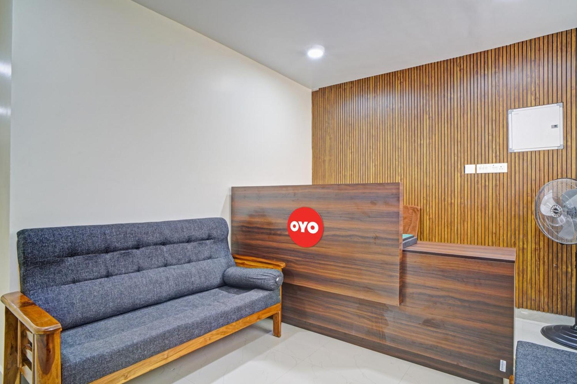 Hotel O Crystal Executive Suites Kochi Екстер'єр фото