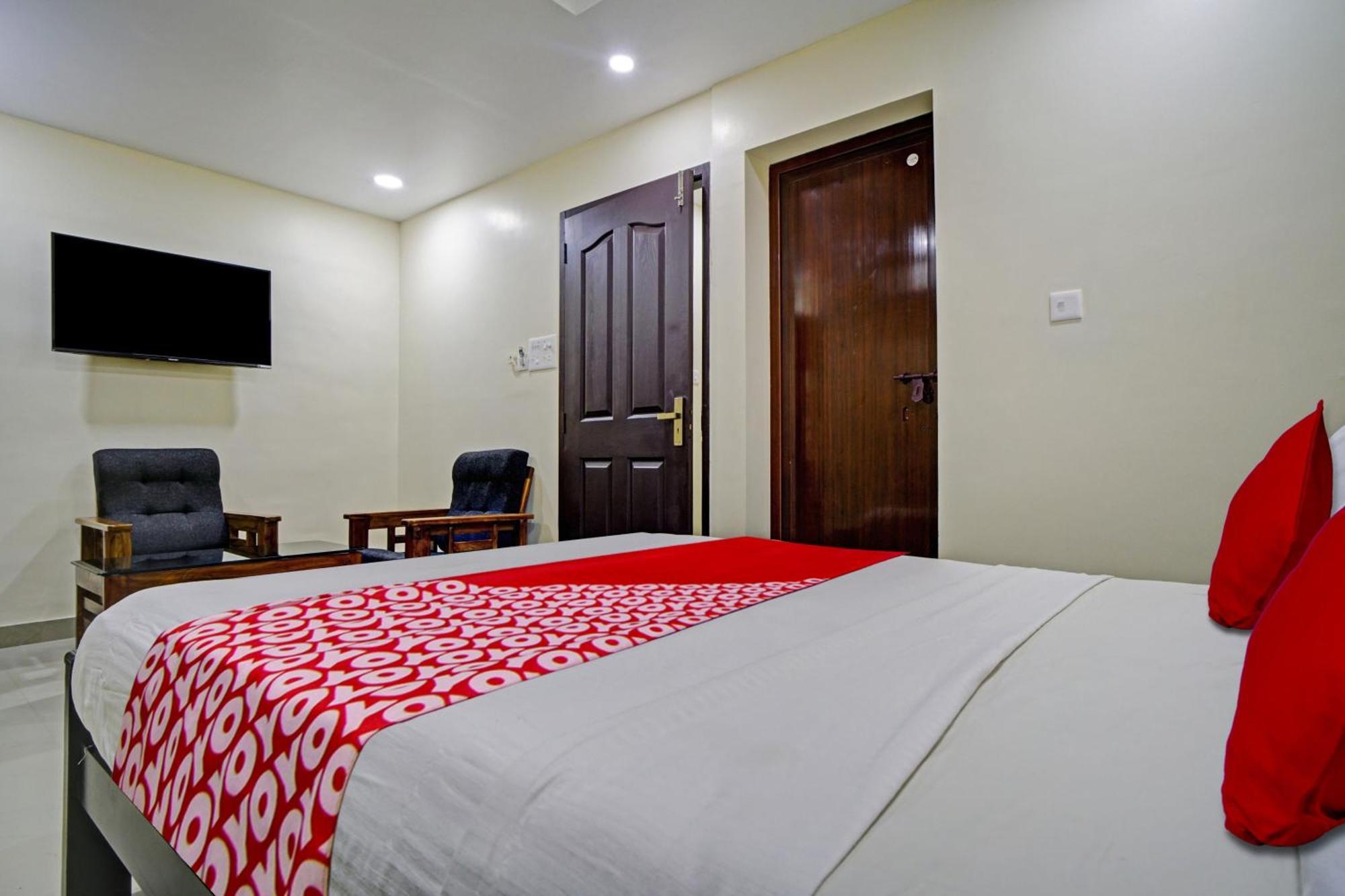 Hotel O Crystal Executive Suites Kochi Екстер'єр фото