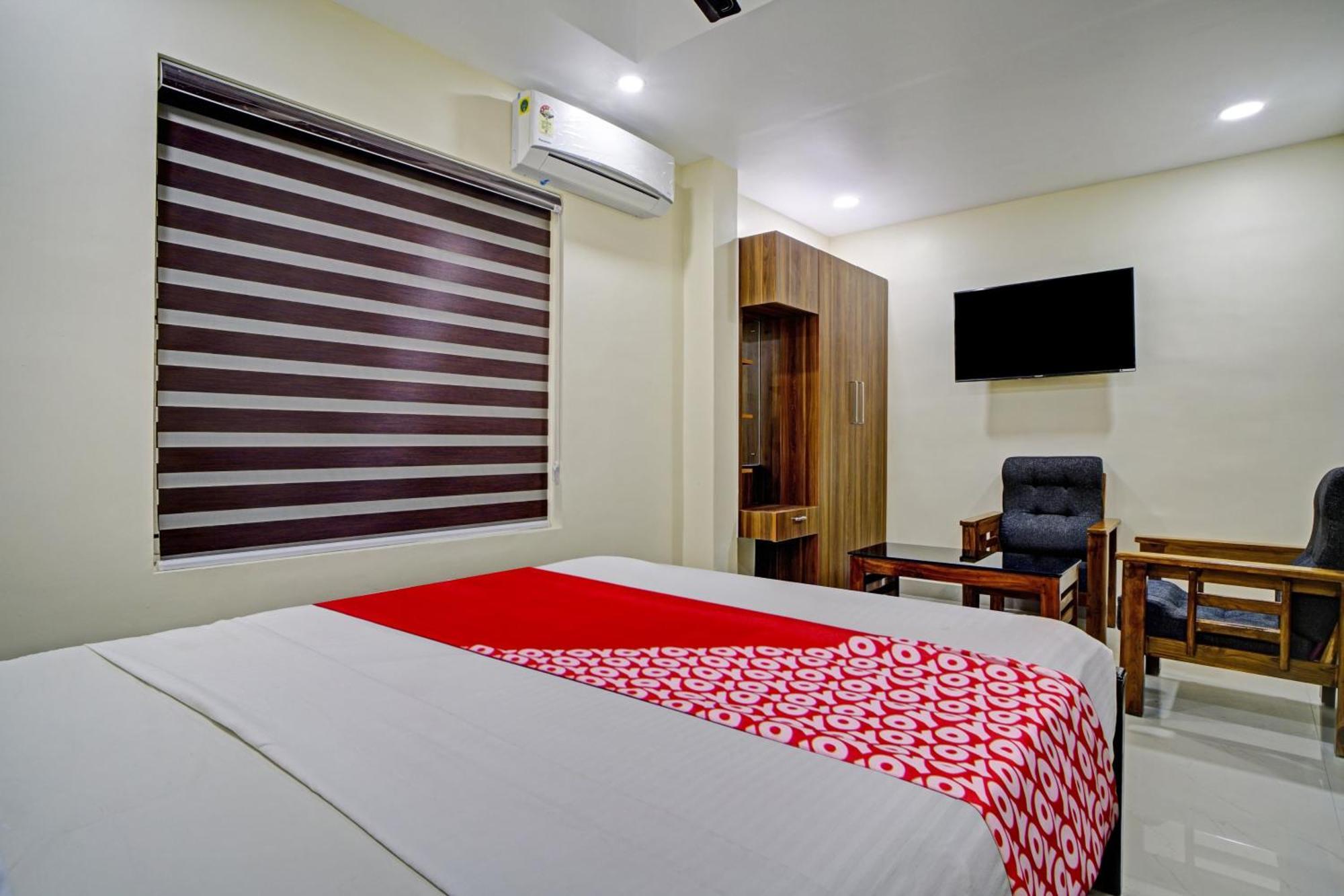 Hotel O Crystal Executive Suites Kochi Екстер'єр фото